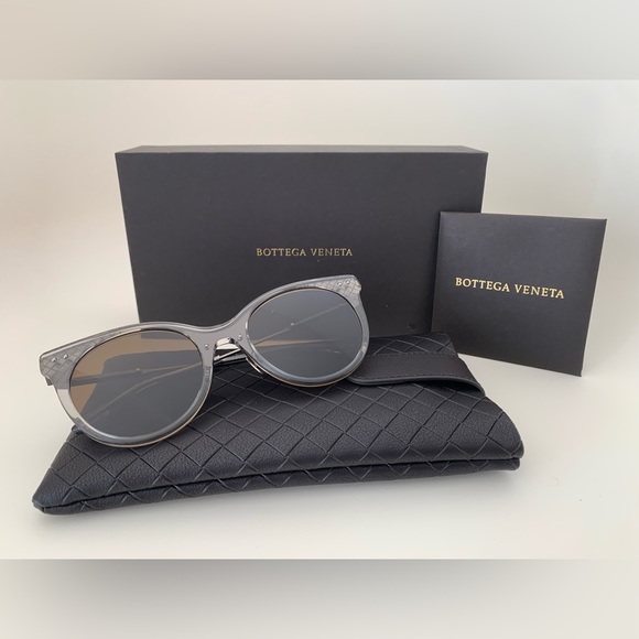 Brand new Bottega Veneta sunglasses - Picture 5 of 5